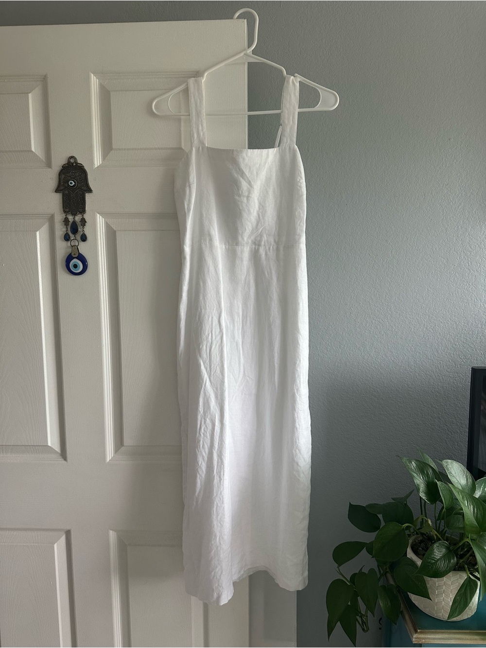 A&F Premium Linen High-Slit Midi Dress. Like new. Size XS